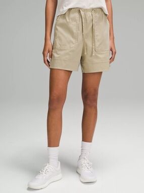 Lululemon Cotton-Blend Poplin High-Rise Short 4" - Size M